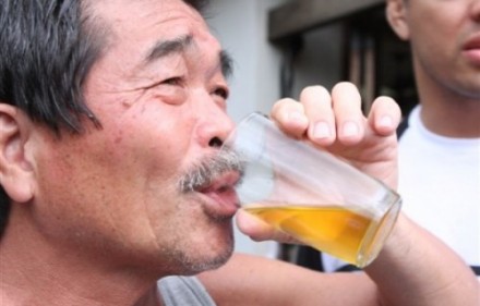 boire-son-urine-serait-bon-pour-la-sante